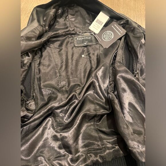 Bernardo vegan sleek jacket. Brand new! Amazing style! Black - Picture 6 of 16